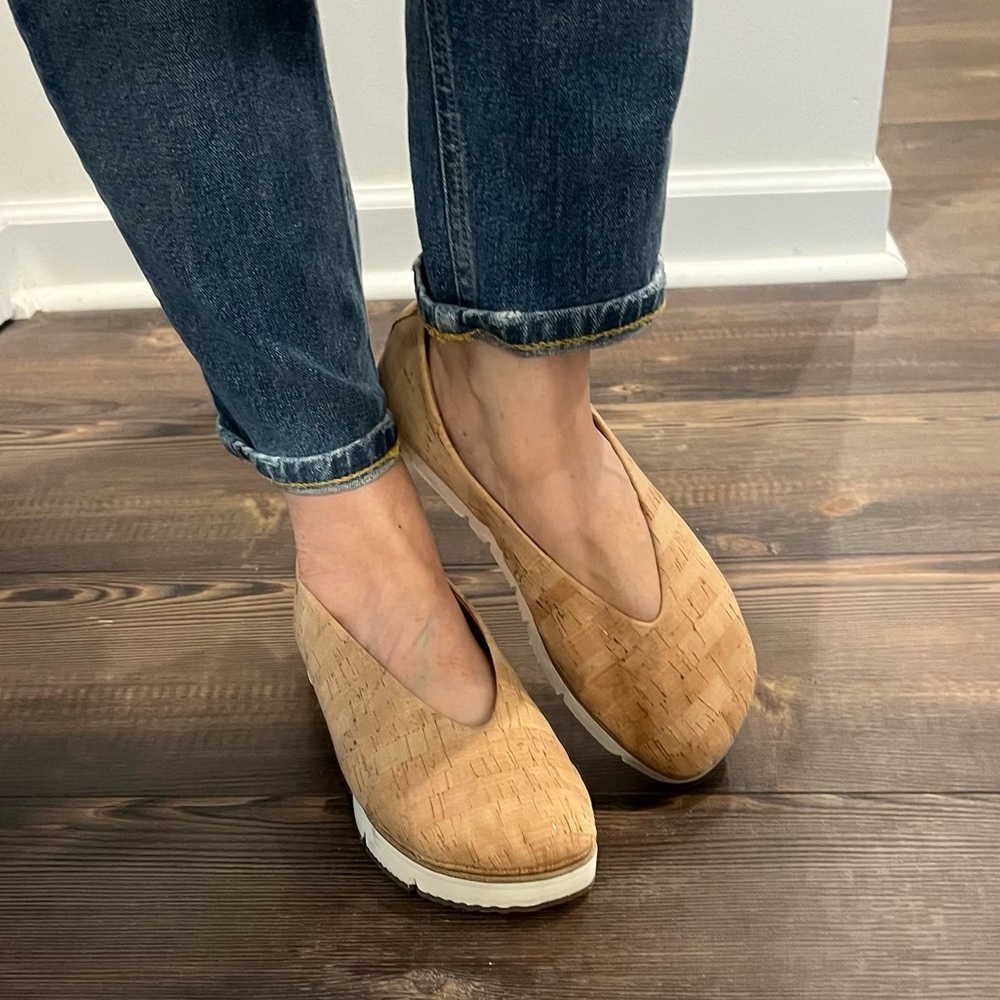 Gentle Souls Tan Flats - Picture 5 of 12